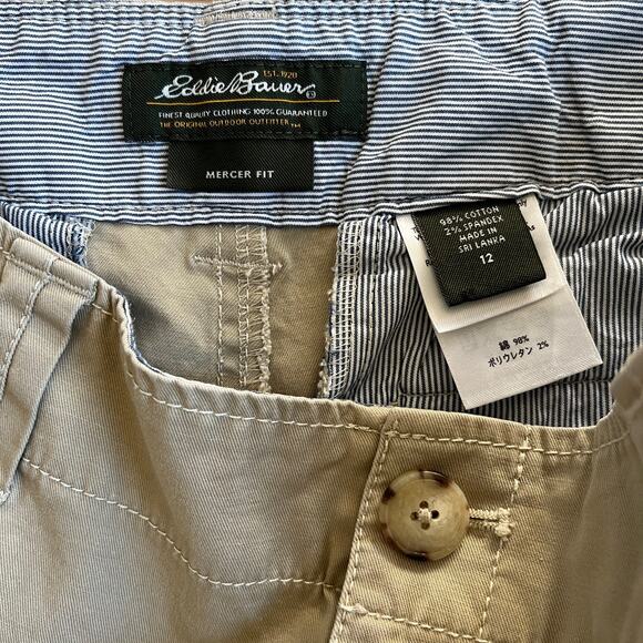 Eddie Bauer Mercer Fit Khaki Women's Shorts - Picture 3 of 3